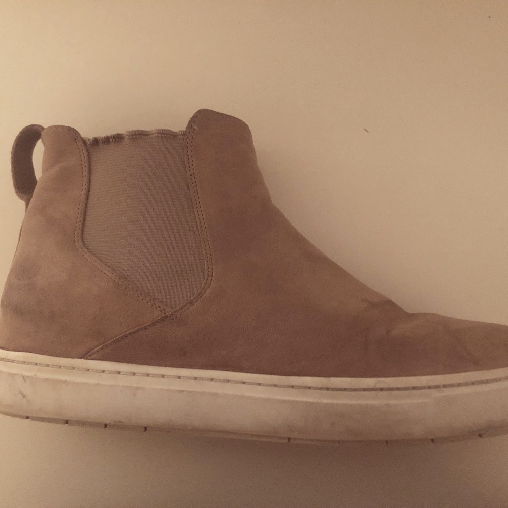 Vince Newlyn Hightop Sneakers in Woodsmoke